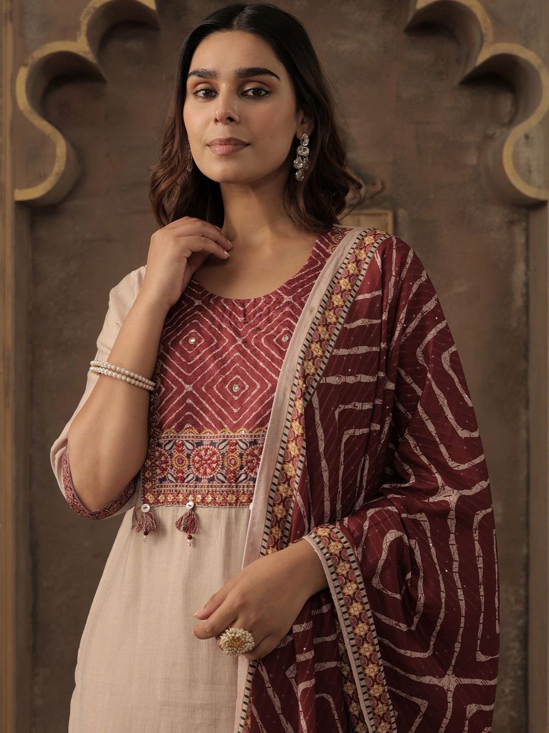 Women Geometric Printed Kurta with Trousers & Dupatta