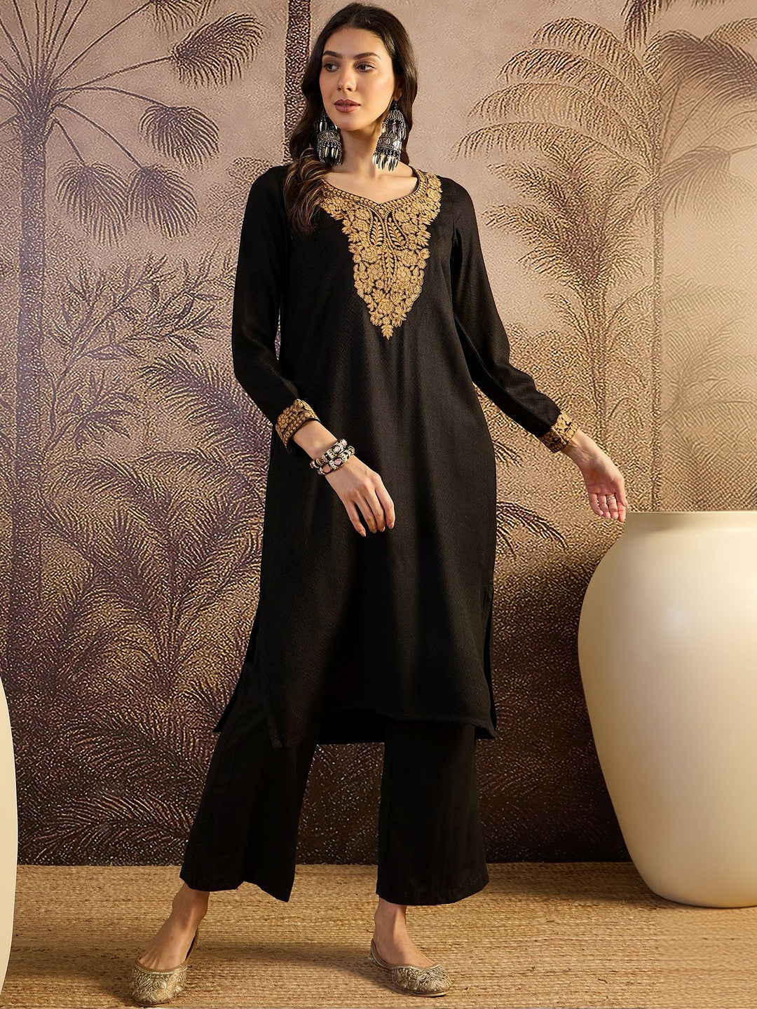 Pashmina Qazmi Winter Black Kashmiri Aari Embroidery work Kurta set