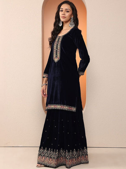 Dhiyona LL Women Ethnic Motifs Embroidered Regular Thread Work Velvet Kurta with Sharara & With Dupatta