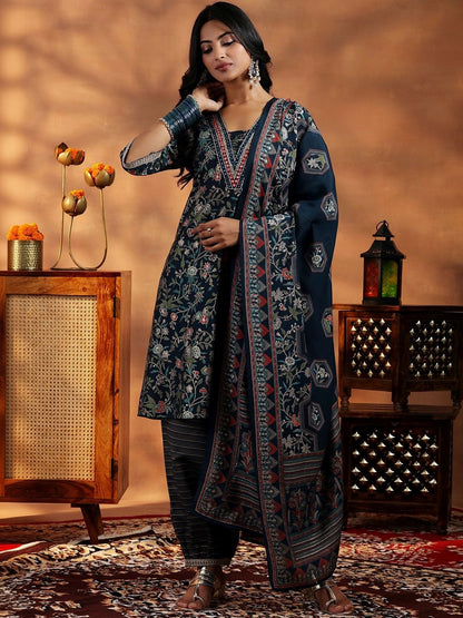 Women Floral Printed Regular Thread Work Kurta with Harem Pants & With Dupatta