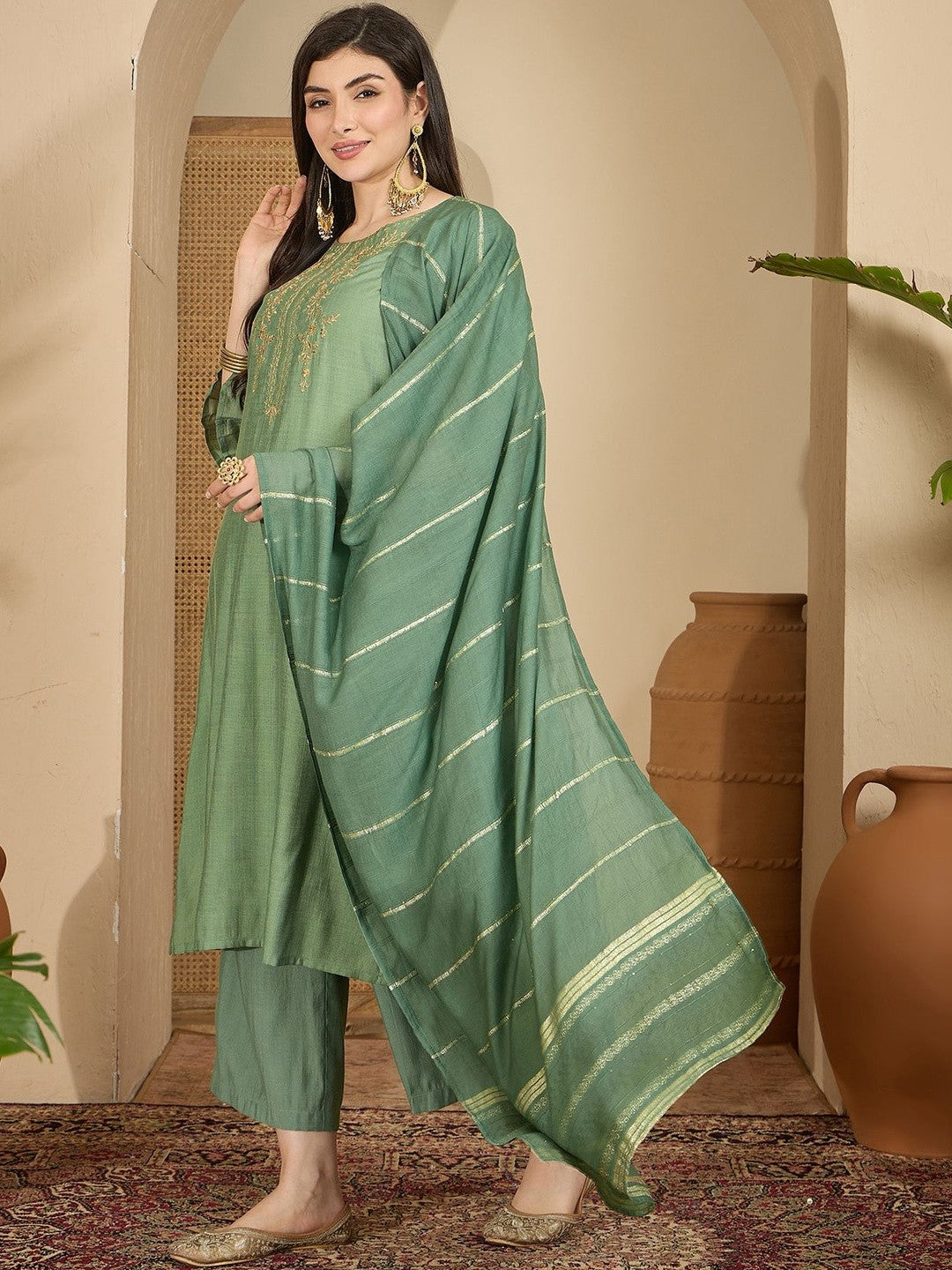 Floral Embroidered Round Neck Thread Work Kurta With Palazzos & Dupatta