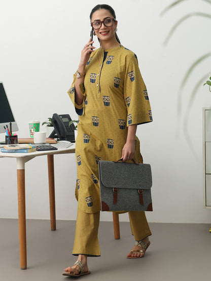 Women Ethnic Motifs Printed Regular Cotton Blend Kurta with Trousers
