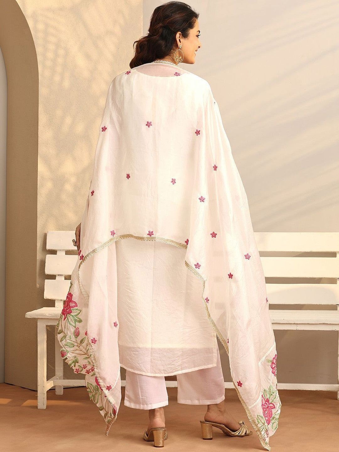 Women Floral Embroidered Regular Thread Work Kurta with Trousers & With Dupatta
