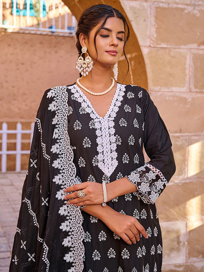 Women Floral Embroidered Regular Pure Cotton Kurta with Trousers & With Dupatta