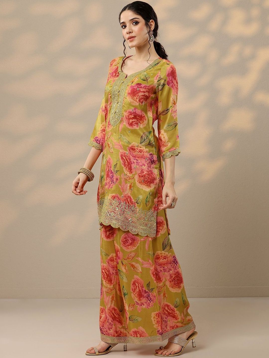 Dhiyona LL Women Floral Printed Sequinned Kurta with Palazzos & Dupatta