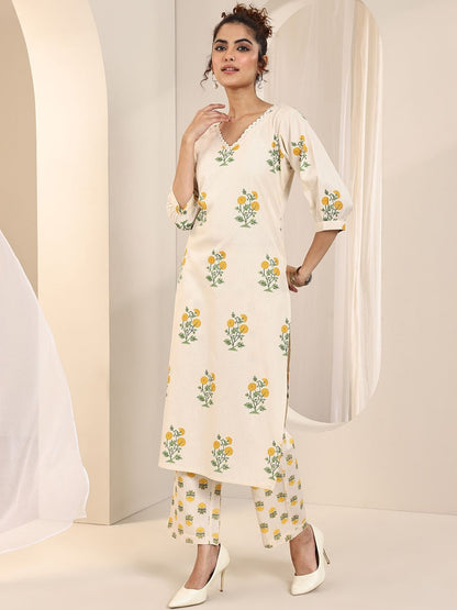 Women Floral Printed Regular Kurta with Trousers