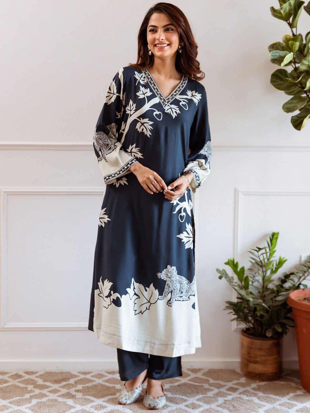 Women Printed Straight Kurta Set