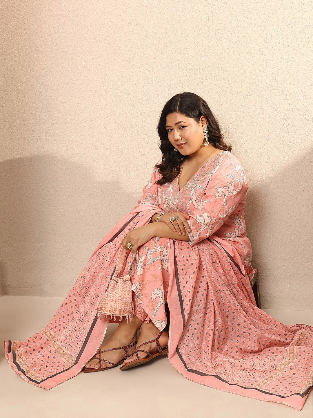 Dhiyona Women's Plus Size Floral Printed Regular Kurta with Trousers & With Dupatta