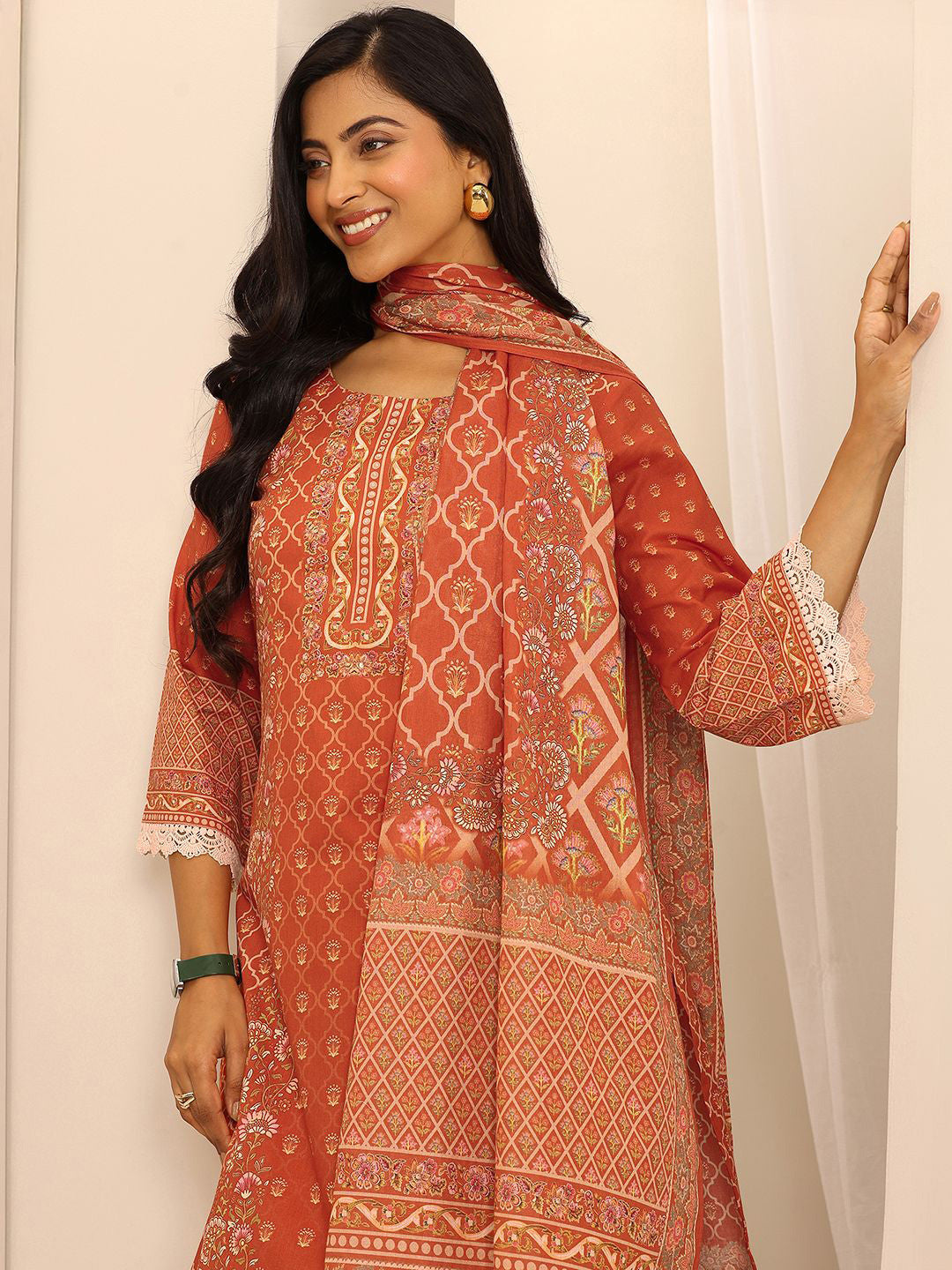 Floral Printed Regular Kurta With Trousers & Dupatta