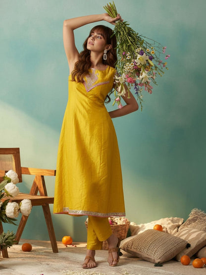 Dhiyona CH Women Ethnic Motifs Embroidered Regular Sequinned Kurta with Trousers & With Dupatta