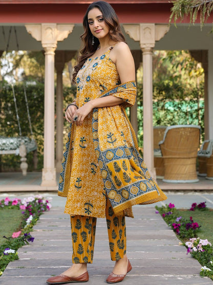 Dhiyona RR Women's Ethnic Motifs Printed Regular Beads and Stones Pure Cotton Kurta with Trousers & With