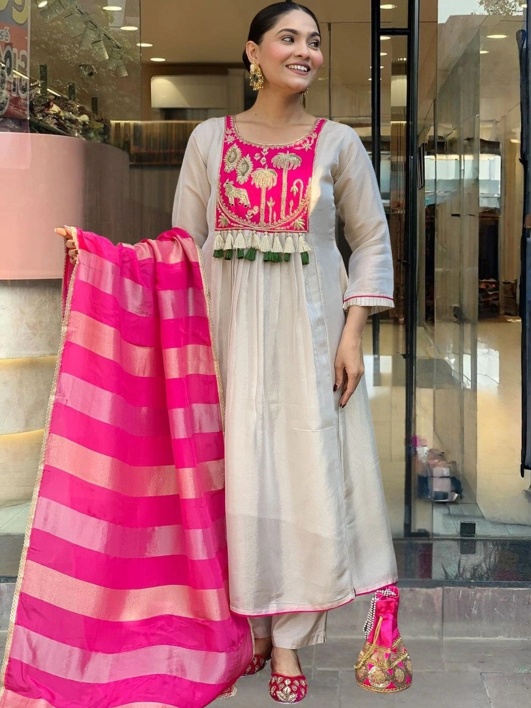 Women Ethnic Motifs Empire Thread Work Kurta with Trousers & With Dupatta