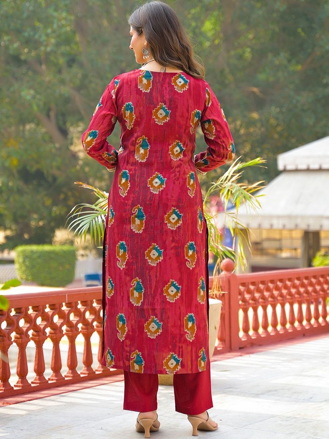 Dhiyona KL Women Ethnic Motifs Printed Regular Kurta with Trousers & With Dupatta