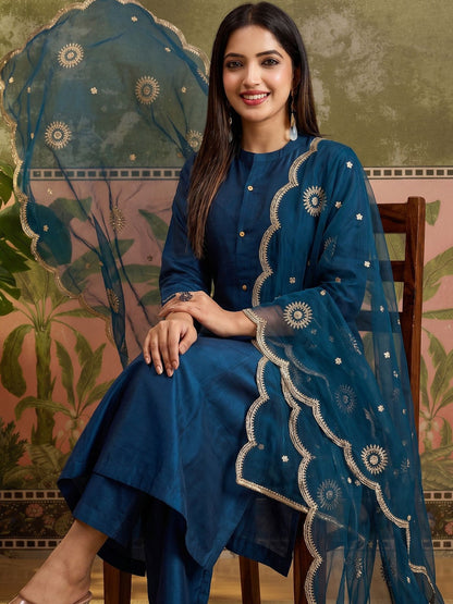 Round Neck Kurta & Trousers With Dupatta Set