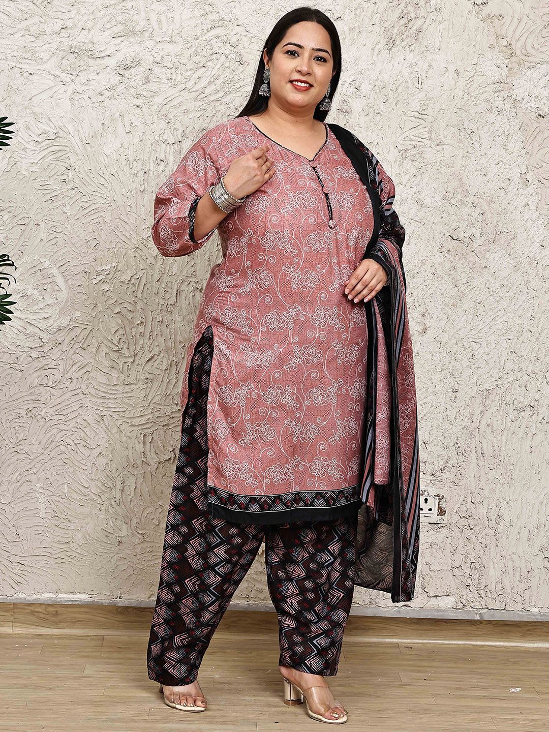 Dhiyona KL Women Floral Printed Regular Kurta with Salwar & With Dupatta