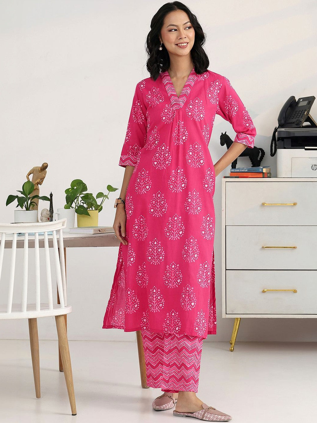 Women Ethnic Motifs Printed Pleated Kurta with Trousers