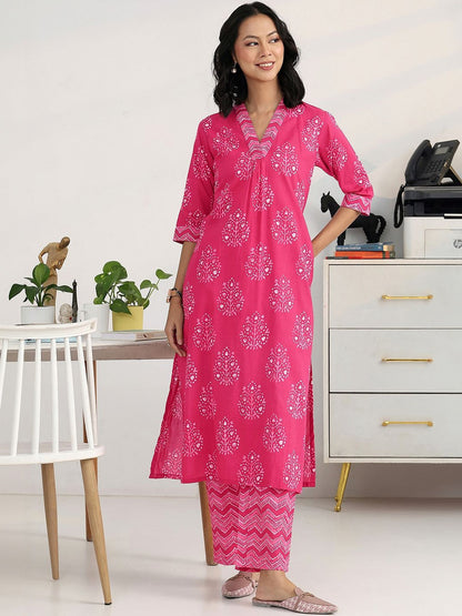 Women Ethnic Motifs Printed Pleated Kurta with Trousers