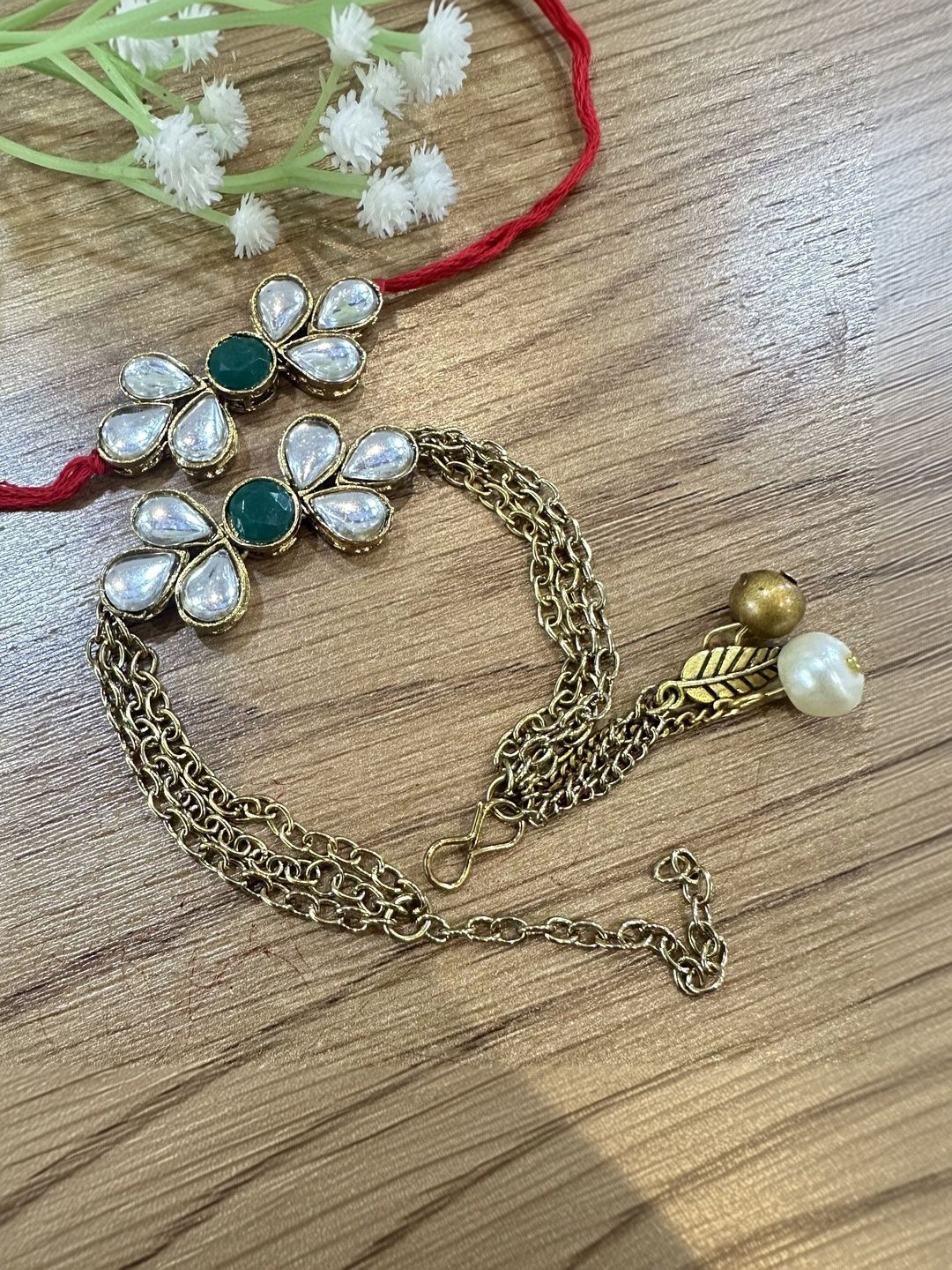 Dhiyona Rakhi