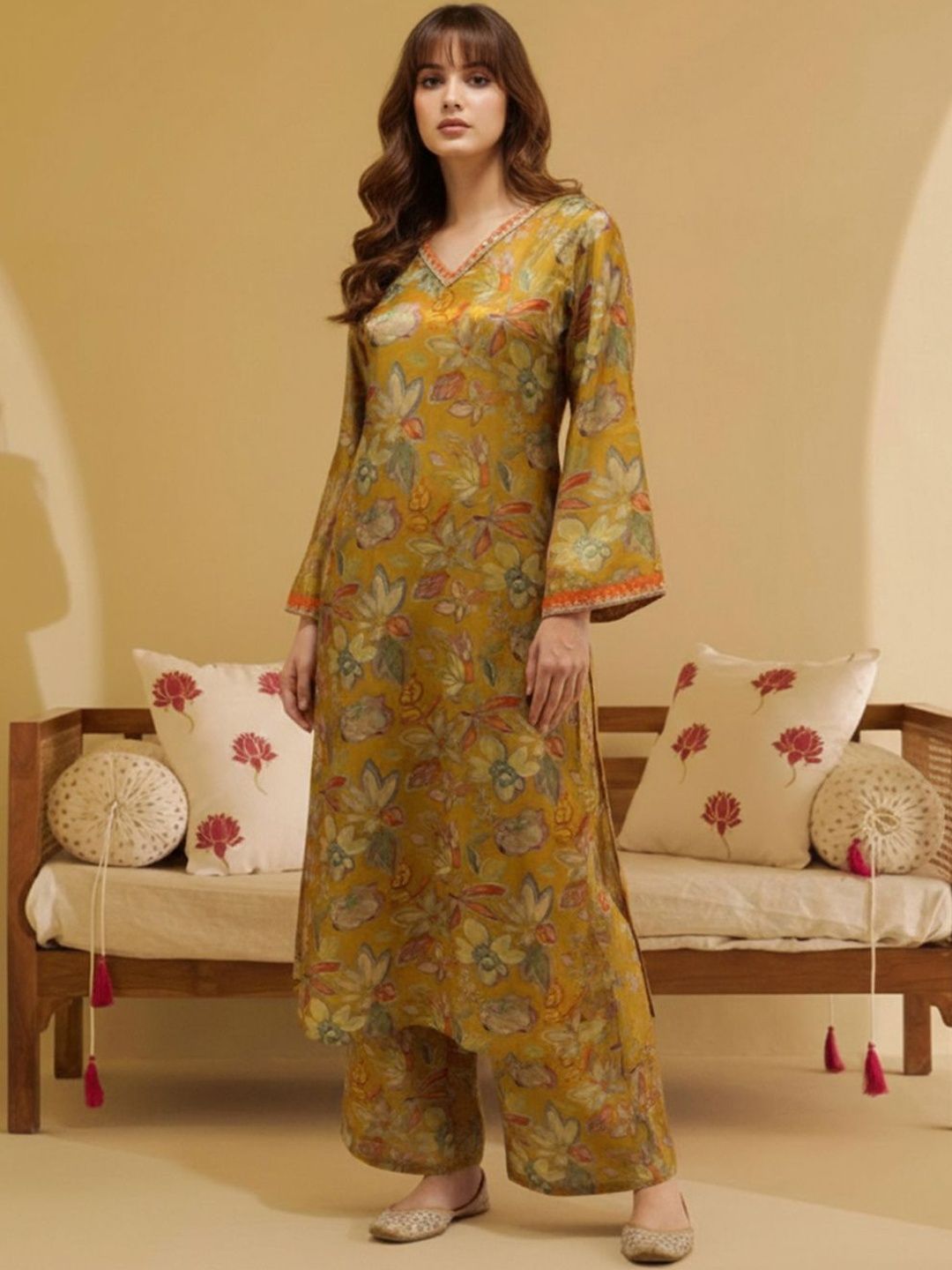 Dhiyona CH Women Floral Printed Regular Thread Work Kurta with Palazzos