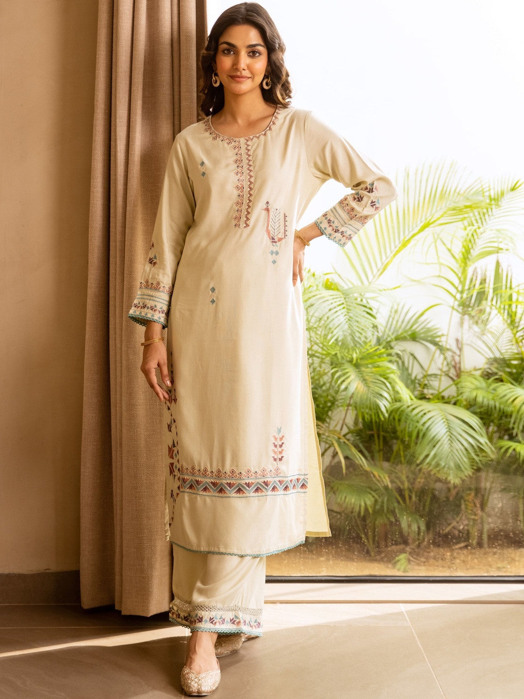 Geometric Embroidered Round Neck Thread Work Straight Kurta With Palazzos