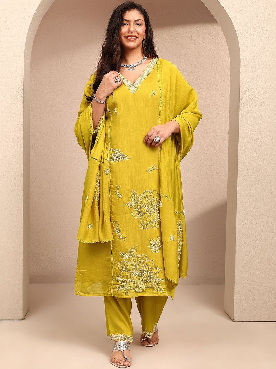 Dhiyona Women's Ethnic Motifs Embroidered Regular Thread Work Kurta with Trousers & With Dupatta