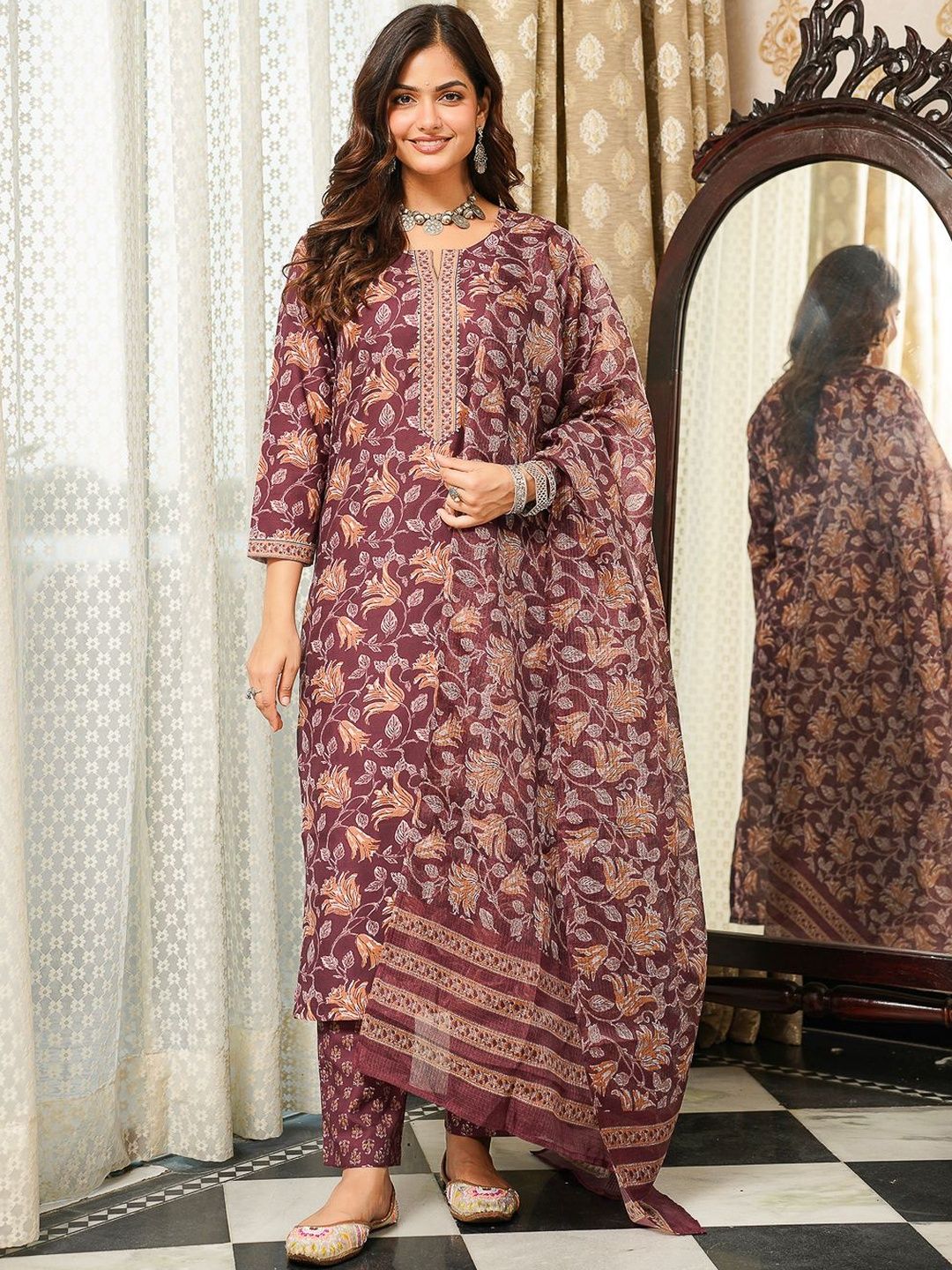 Dhiyona KL Women Floral Printed Regular Thread Work Kurta with Trousers & Dupatta