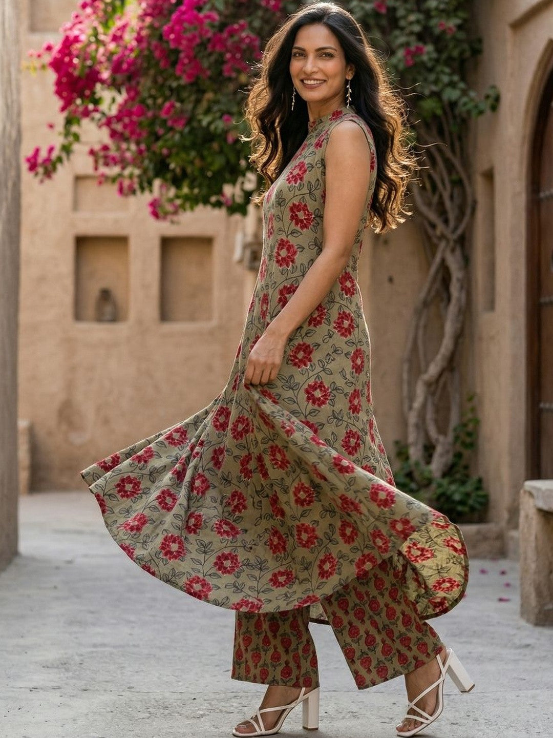 Printed Round Neck Kurta With Trousers