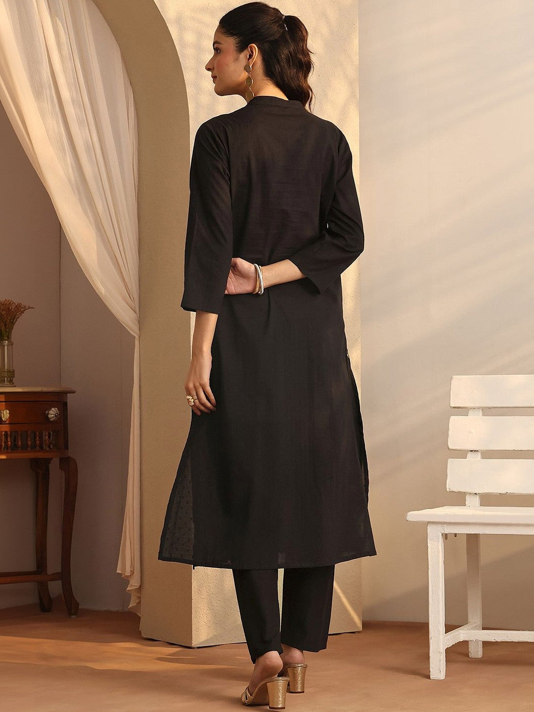 Women Ethnic Motifs Embroidered Regular Thread Work Kurta with Trousers
