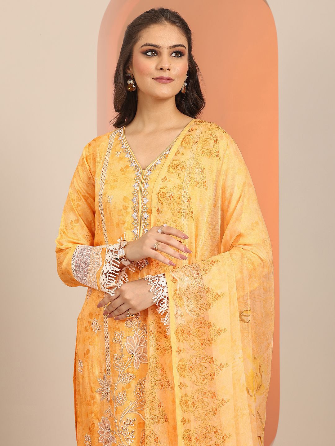 Dhiyona LL Women Floral Embroidered Kurta with Palazzo & Dupatta