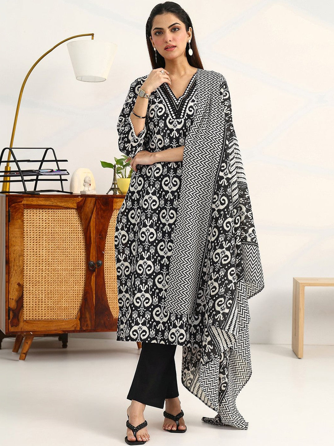 Women Ethnic Motifs Printed Regular Thread Work Kurta with Trousers & With Dupatta