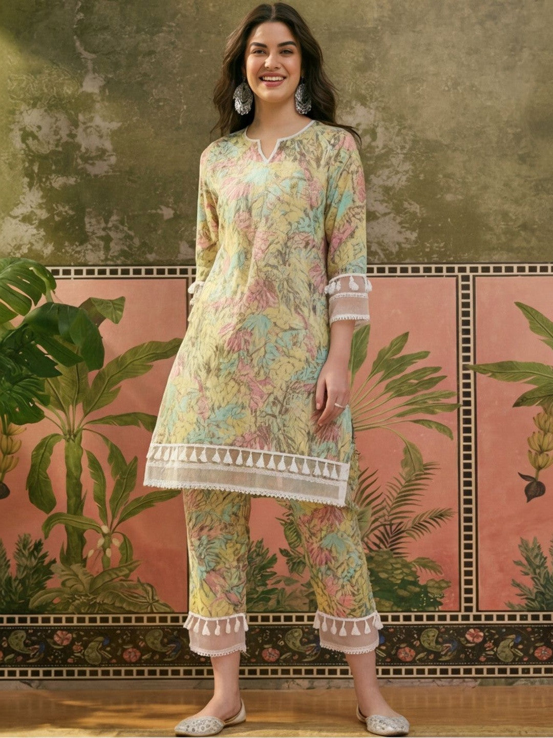 Printed Round Neck Kurta & Trousers